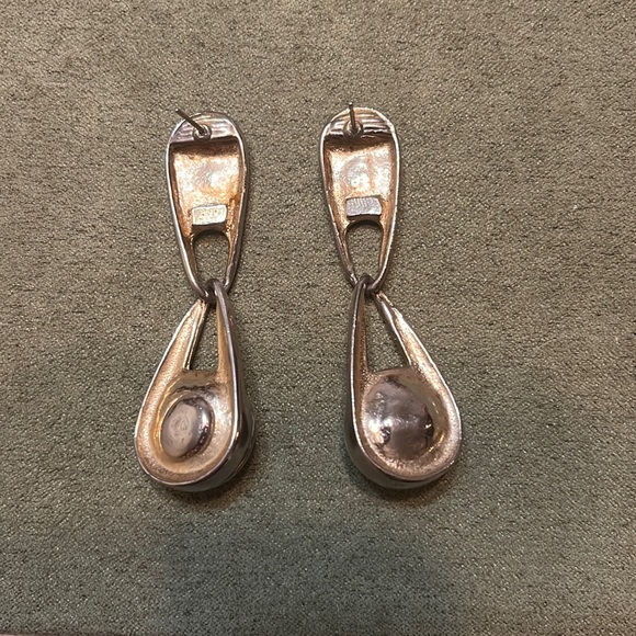 ✨ 3/$15 ✨ Silver Toned Dangle Earrings With Large Clear Crystal - Picture 2 of 2